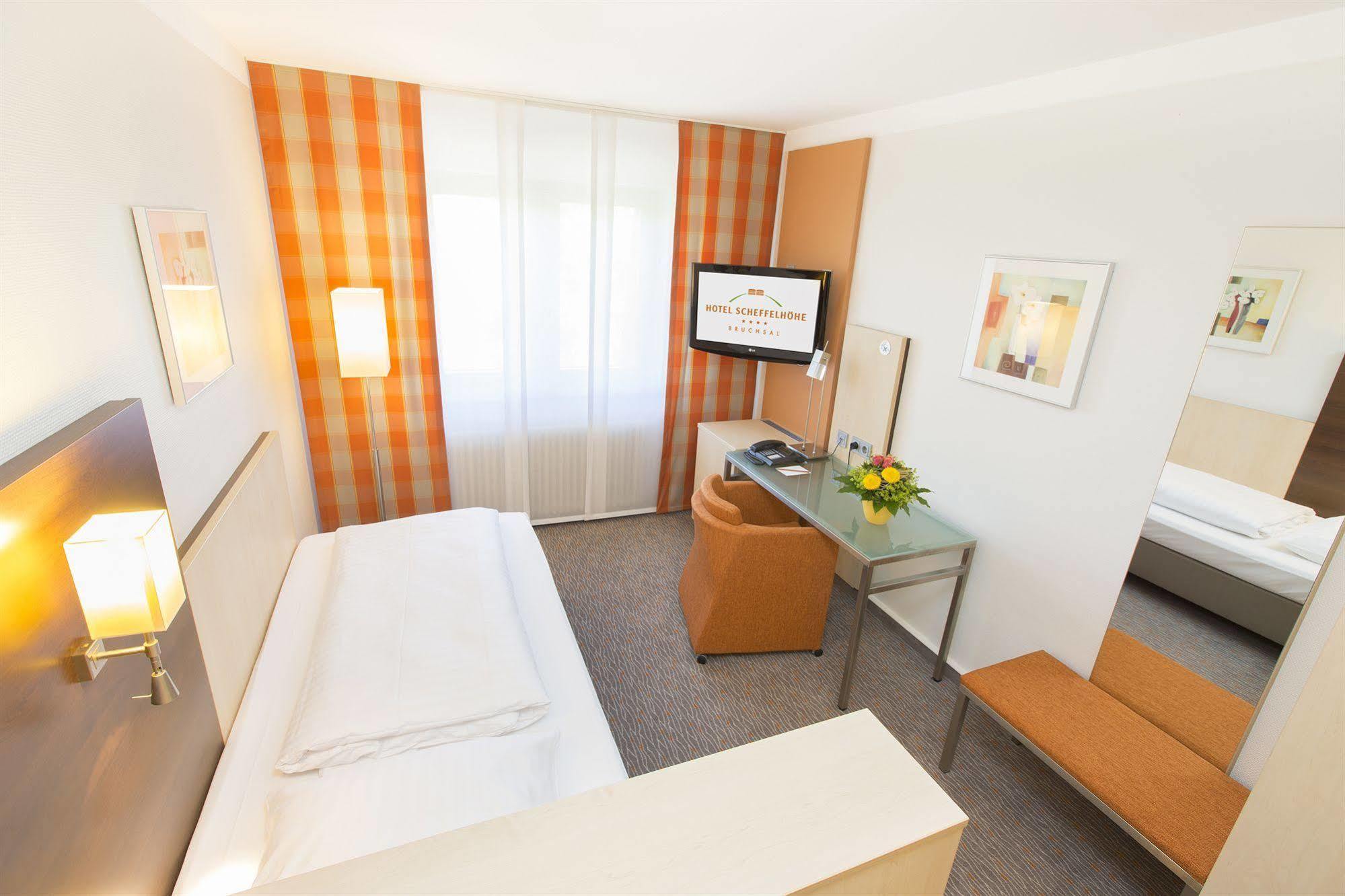 Hotel Scheffelhoehe Bruchsal Exterior photo