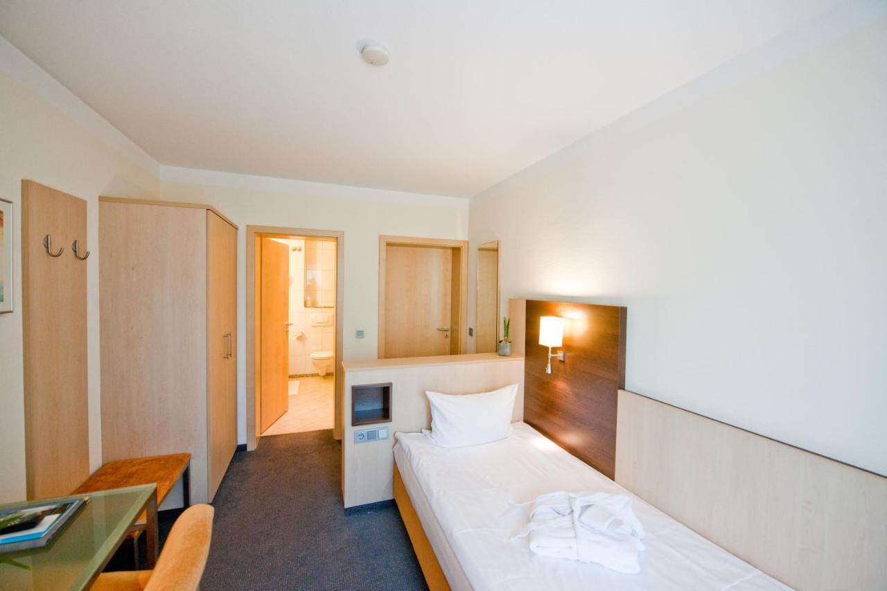 Hotel Scheffelhoehe Bruchsal Room photo